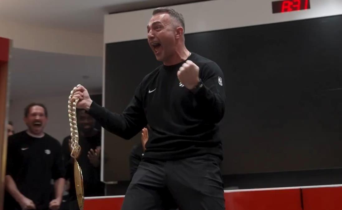 VRISAK KOJI ODZVANJA - SRBIN UŠAO U SVLAČIONICU I NAPRAVIO ŠOU! Neviđene scene u NBA ligi: O ovome će se pričati GODINAMA! (VIDEO)