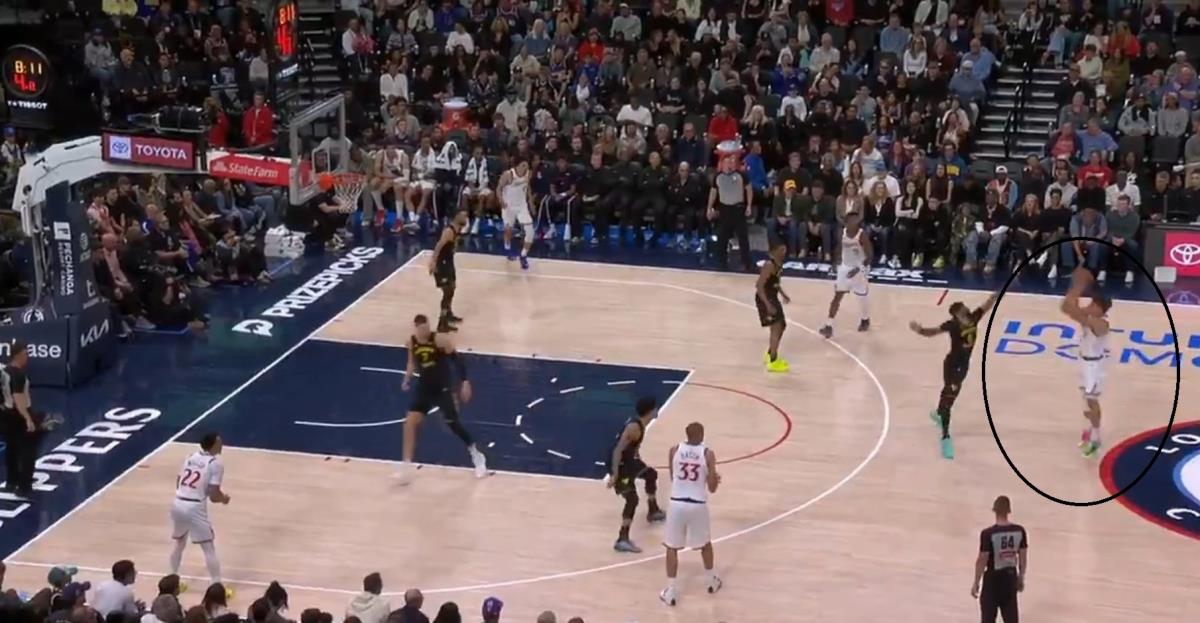 DAJTE MU LOPTU I RADUJTE SE! Bogdanović trojkom "sa parkinga" ostavio Amerikance u čudu! (VIDEO)