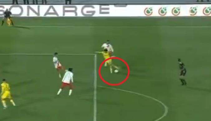 ČUDO NEVIĐENO! POGLEDAJTE GOL GODINE! Verovatno je jedini fudbaler na svetu kojem bi ovo palo na pamet