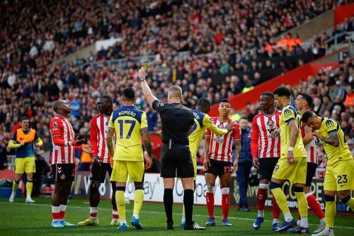 NEMILOSRDNI NAPADI NA FUDBALERA IZ PREMIJER LIGE! Klub morao da reaguje: Ovo nije izolovani incident, neprihvatljivo je...