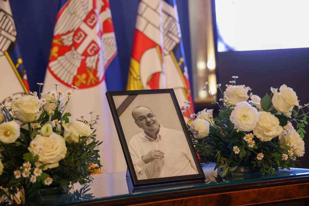 "NA UMRLICI ZA DUŠKA VUJOŠEVIĆA MEĐU OŽALOŠĆENIMA NALAZI SE I DRUGARICA ŽUTA" Bila je verna prijateljica slavnog trenera i stanovnica njegove kuće! 