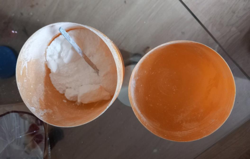 KOKAIN, DEVIZE I VAGICA! Uhapšen diler iz Inđije, odmah mu određen pritvor (foto)