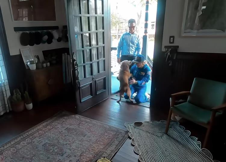 "Ovaj snimak me je rasplakao" Astronautkinju nakog obilaska Meseca dočekao njen pas (VIDEO)