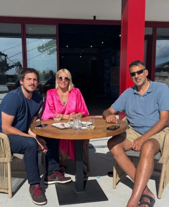 OVO JE MLAĐI SIN ANE I VLADE DIVCA KOJEG RETKO VIĐAMO: Porodica ima veliki razlog za slavlje, majka mu se obratila emotivnim rečima (FOTO)