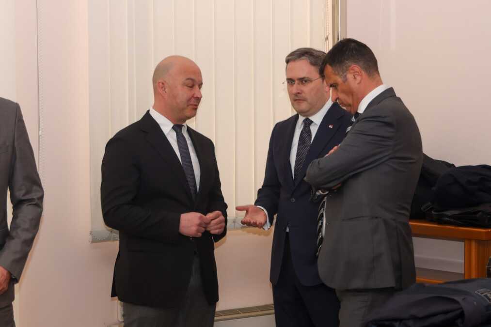 "TUŽILAC MLADEN NENADIĆ UCENJUJE VRH POLICIJE" Ministar Selaković pred sudom:  Ovaj postupak je politički motivisan, cilj su političke promena mimo zakona