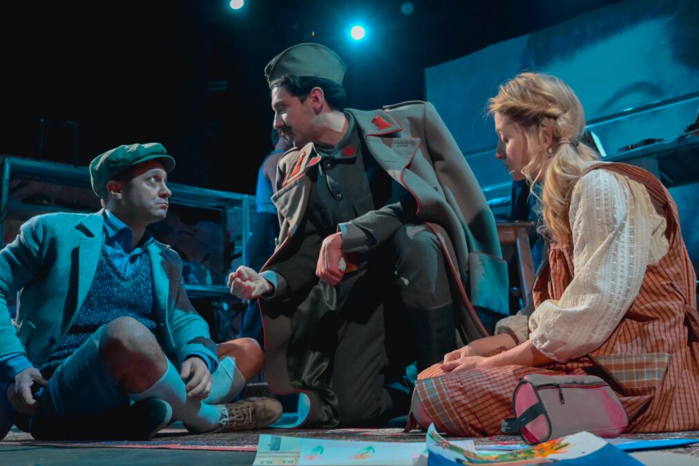 Da bismo preživeli, moramo se smejati: Premijera komada 