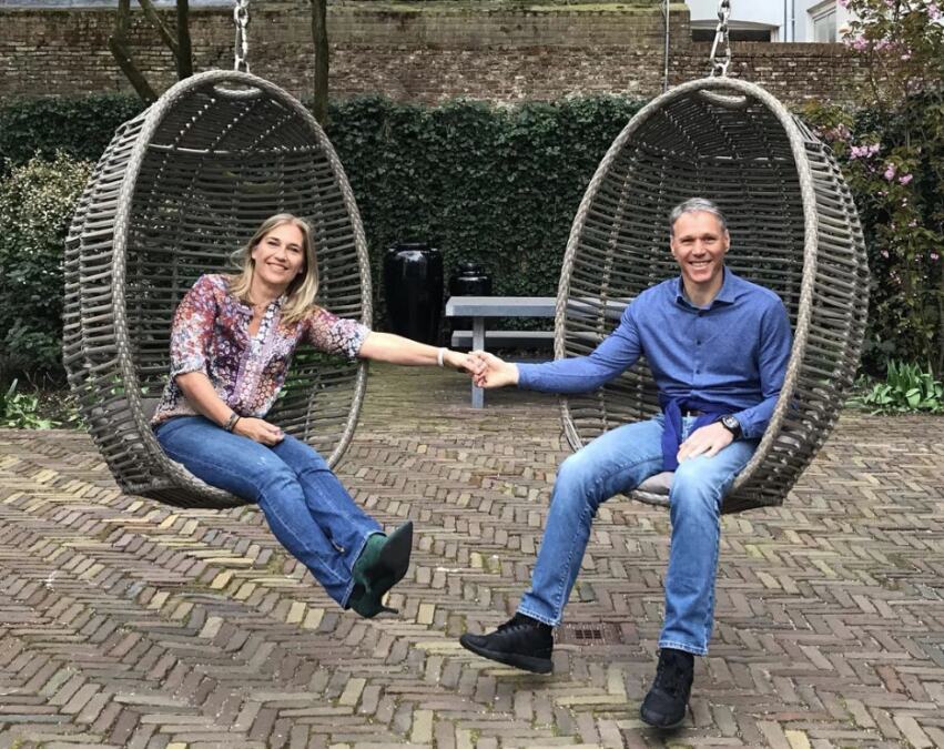 ŽENA OPSEDNUTA ĐAVOLOM PROGANJA LEGENDARNOG FUDBALERA: Zbog bolesne supruge sve je  prijavio policiji!