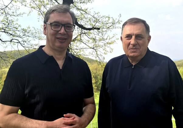 VUČIĆ SA DODIKOM O VAŽNIM TEMAMA: "U nedelju ćemo zajedno prisustvovati obeležavnju proboja Jasenovačkog logora!" (FOTO)