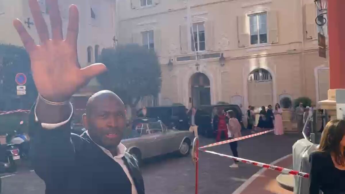 MELININO OBEZBEĐENJE PRETI: Doći ću u Srbiju sa dvadeset drugara, pogledajte skandaloznu scenu (VIDEO)