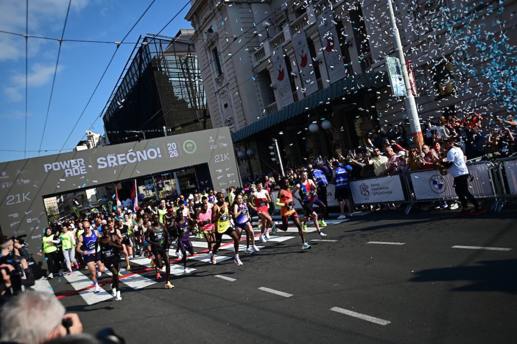 SPEKTAKL U PRESTONICI SRBIJE: Počeo 39. Beogradski maraton!