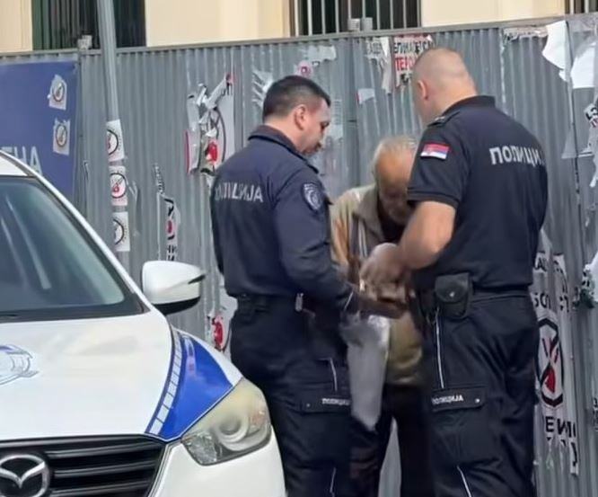 ZA OVO NEMA OPRAVDANJA! Vučić podelio NAJVAŽNIJI snimak dana i još jednom se izvinio Mirku Pavlovu zbog onoga što je doživeo u Novom Sadu (VIDEO)