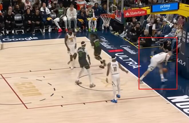 BEZOBRAZLUK - JOKIĆA KUKAVIČKI GURNUO S LEĐA! Srbin "odleteo" u publiku posle prljavog poteza igrača Minesote, nastala je ozbiljna frka na terenu! (VIDEO)