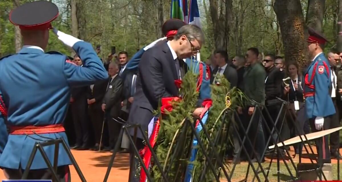 UŽIVO VUČIĆ U DONJOJ GRADINI: Predsednik se poklonio žrtvama ustaških zločina i genocida u Jasenovcu