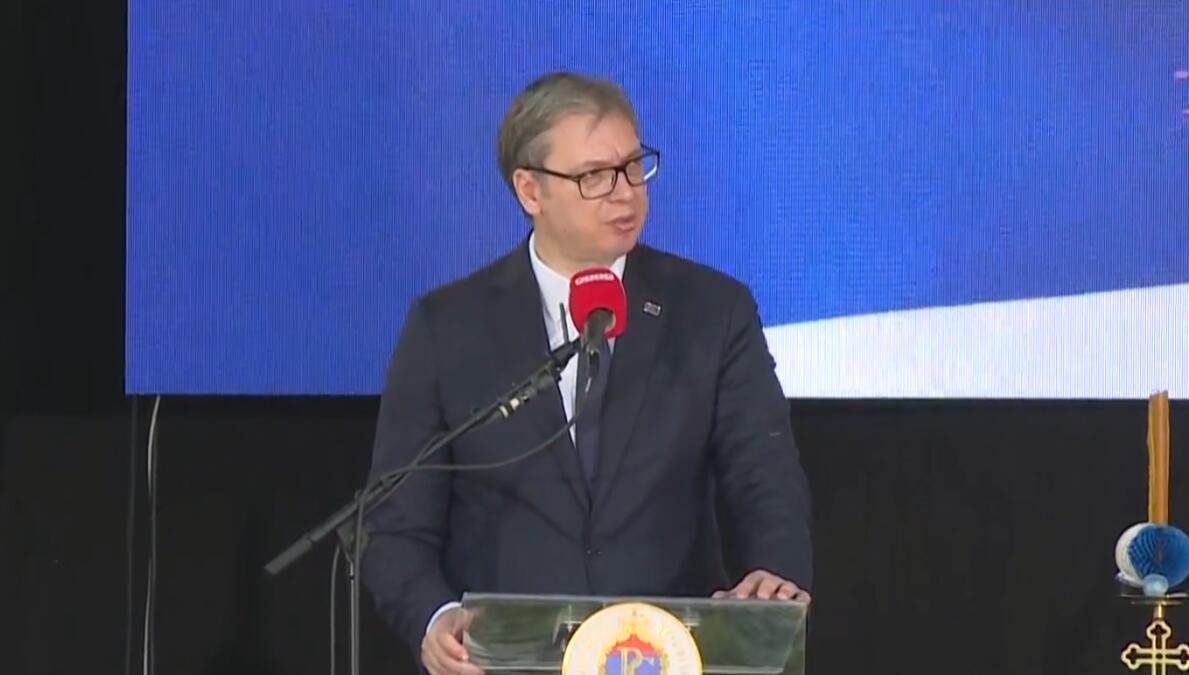 UŽIVO VUČIĆ SE OBRAĆA U DONJOJ GRADINI: Mnogo je teško govoriti na ovom mestu, pokušali su da sruše Srbiju, našu otadžbinu