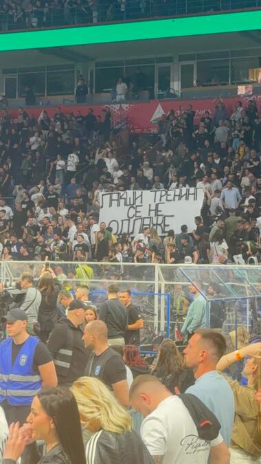 GROBARI BRUTALNO ISPROZIVALI OBRADOVIĆA: 