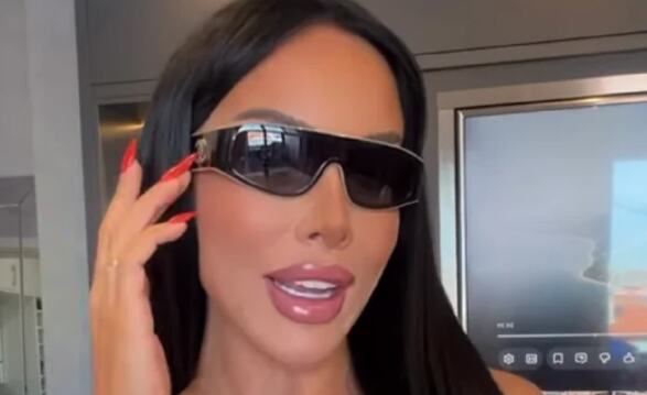 STARLETA ŽIVI U LUKS VILI SA BAZENOM, A PRODAJE FEJK STVARI?! Aleksandra Subotić sve priznala: Mnogi bi pomislili da je originial...