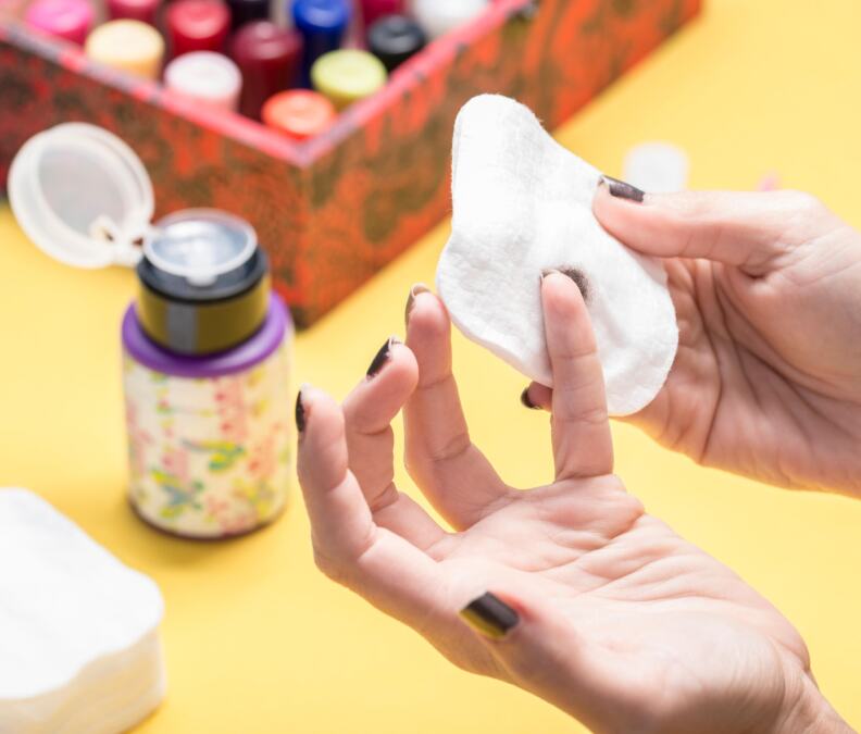 Nije samo za skidanje laka s noktiju: Ljudi otkrili foru s acetonom, kažu da im spašava garderobu