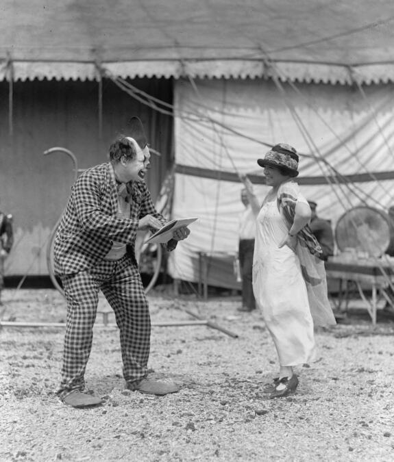 Majka ju je rodila s 13 godina u cirkusu: Postala slavna i bogata, krila rane pod brilijantima, a jeziv san najavio njen kraj