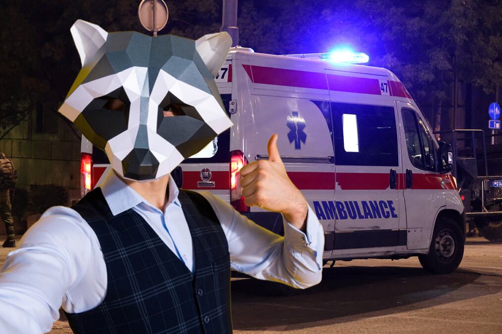 OVEK OBUČEN U KOSTIM RAKUNA JE JUČE PLAŠIO LJUDE NA BRANKOVOM MOSTU! Hitna pomoć je juče imala pune ruke posla: "Morali smo i sa policijom da intervenišemo"