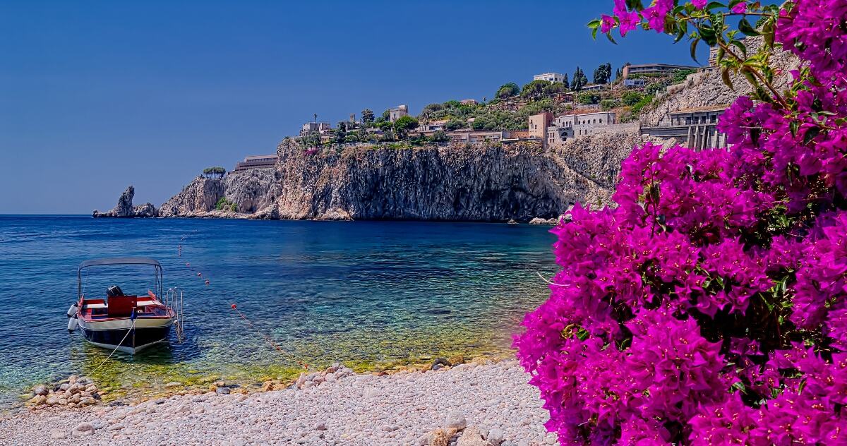 Taormina i Đardini Naksos – spoj istorije, impresivnih pejzaža i živog mediteranskog duha