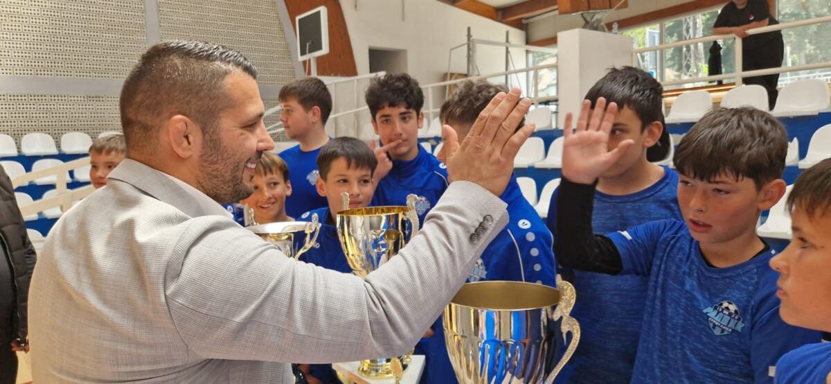 "VELIČINA MESTA NE ODREĐUJE VELIČINU SNOVA" Davor Štefanek otvorio Mali sajam sporta u Surdulici