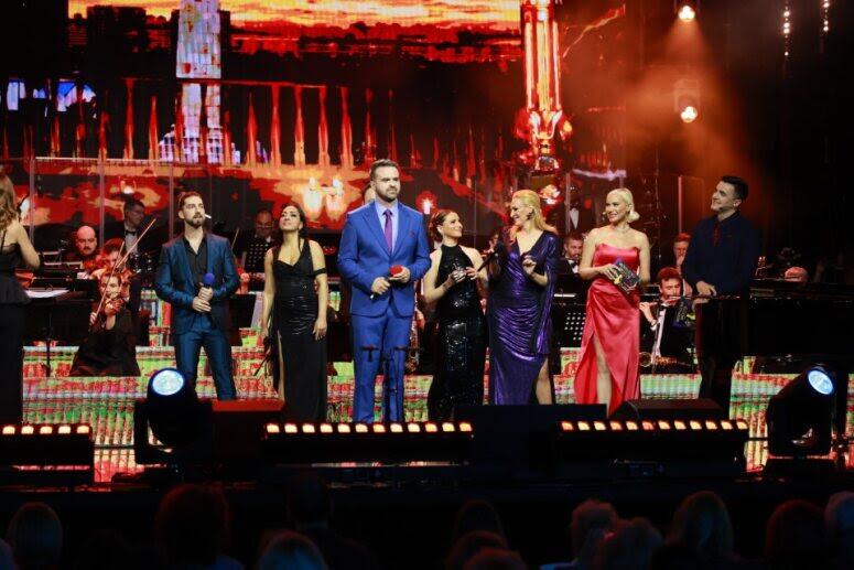 Veče koje je vratilo vreme: Suze, pesma i legende na 65. rođendanu Beogradskog proleća