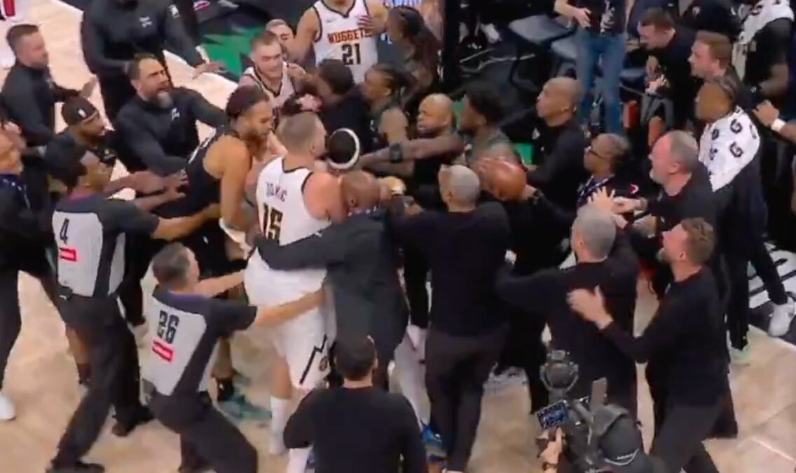 OPŠTI HAOS I ŽESTOK SUKOB - JOKIĆ POBESNEO I ZALETEO SE NA PROVOKATORA! Srbinu zasmetao nesportski potez, pretrčao je pola terena i krenuo u OBRAČUN! (VIDEO)