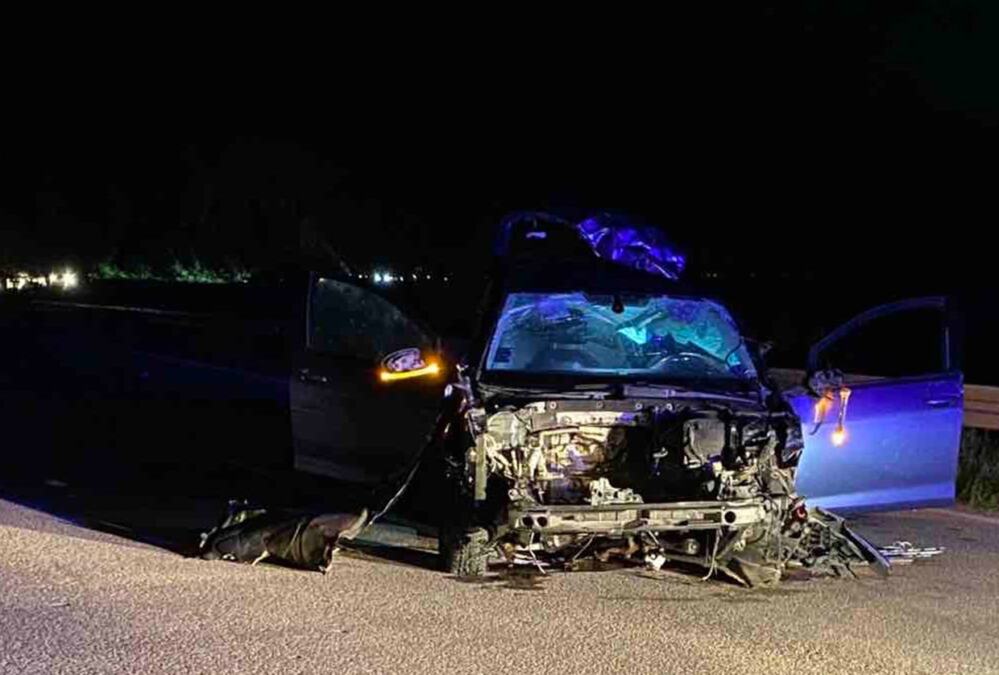 MLADIĆ (20) STRADAO KOD KRALJEVA: Automobil smrskan do neprepoznatljivosti, u vozilu bile još dve osobe (FOTO)