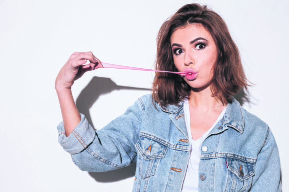 Srpske tinejdžerke bukvalno jedu same sebe!  Završavaju na infuziji, a stručnjaci upozoravaju na sve opasnosti ove dijete
