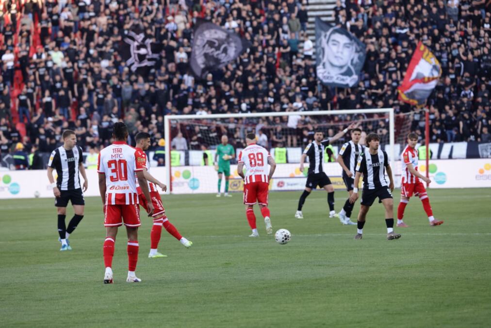 ROGANOVIĆ POTPISAO ZA CRVENU ZVEZDU! Poznati detalji ugovora!