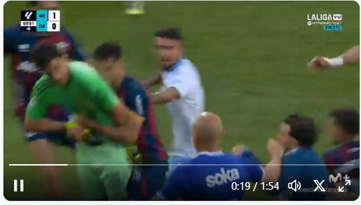 POTPUNI HAOS U ŠPANIJI: Golman dobio crveni karton, pa nokautirao rivala!