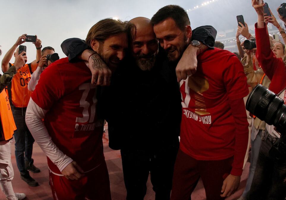 ZVEZDA SPREMA SPEKTAKL NA PROSLAVI TITULE: Dejan Stanković pozvao navijače na Marakanu
