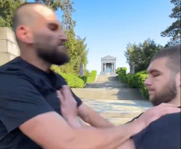 SRBIN I CRNOGORAC SE UMALO POBILI ISPRED SPOMENIKA NA AVALI: Čeka nas haos u Ložionici!