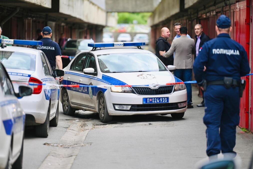 "DELOVAO JE POMAHNITALO, TETURAO SE... A ONDA SAM ZATEKAO KOMŠIJU" Stravični detalji ubistva vojnog penzionera na Novom Beogradu (FOTO/VIDEO)