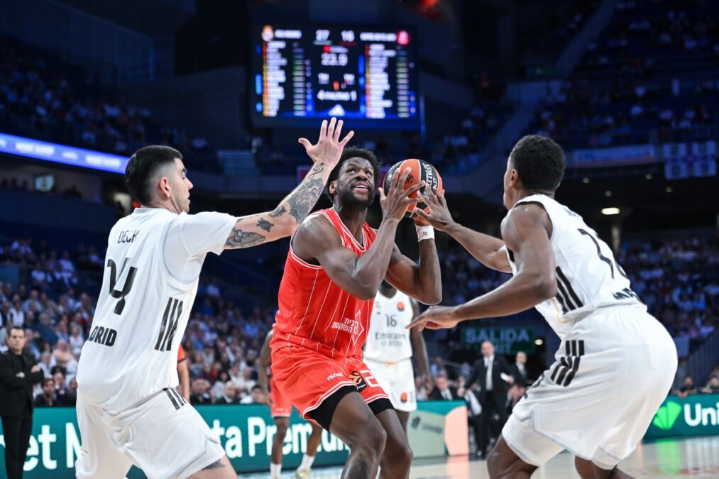 HAPOEL POSLE PREOKRETA SRUŠIO REAL I PRODUŽIO SERIJU! Pogledajte najzanimljivije momente sa ove utakmice! VIDEO