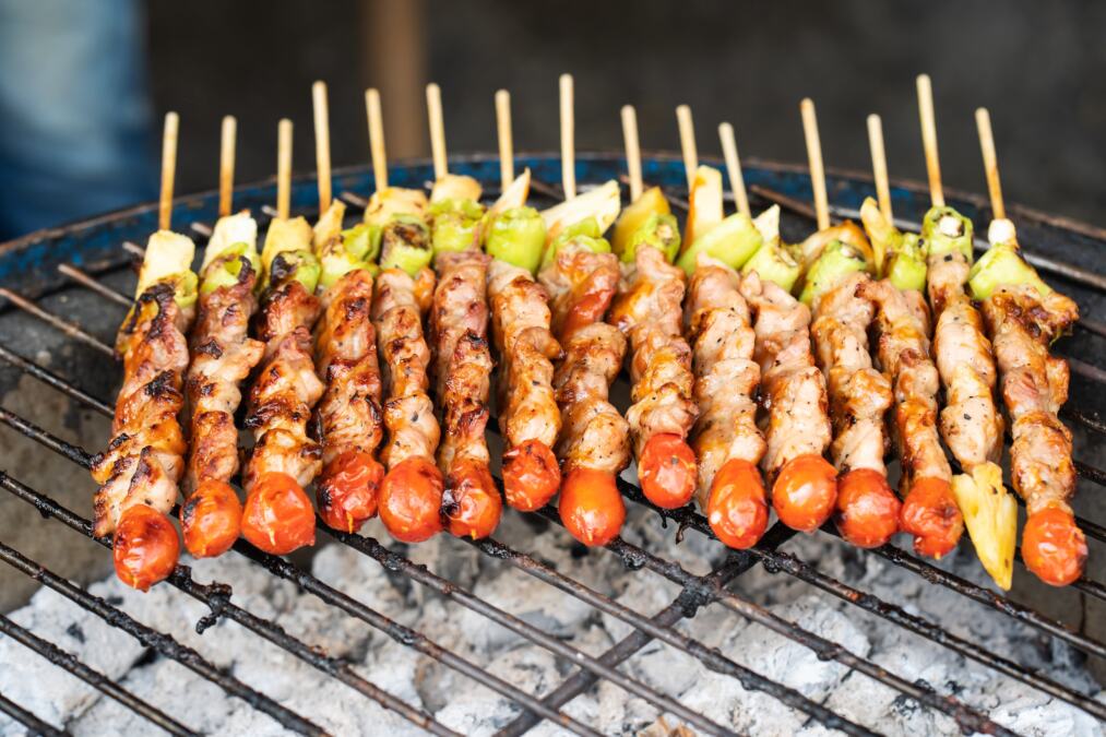 Nema bolje marinade za pileće ražnjiće: Mesu daje neverovatan ukus i mekoću, ovaj recept je zaista sve što vam treba!