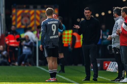 UMESTO CRVENE ZVEZDE IZABRAO BUNDESLIGU! Poznati Španac u ratu sa pola ekipe, igrači se okrenuli protiv njega?!