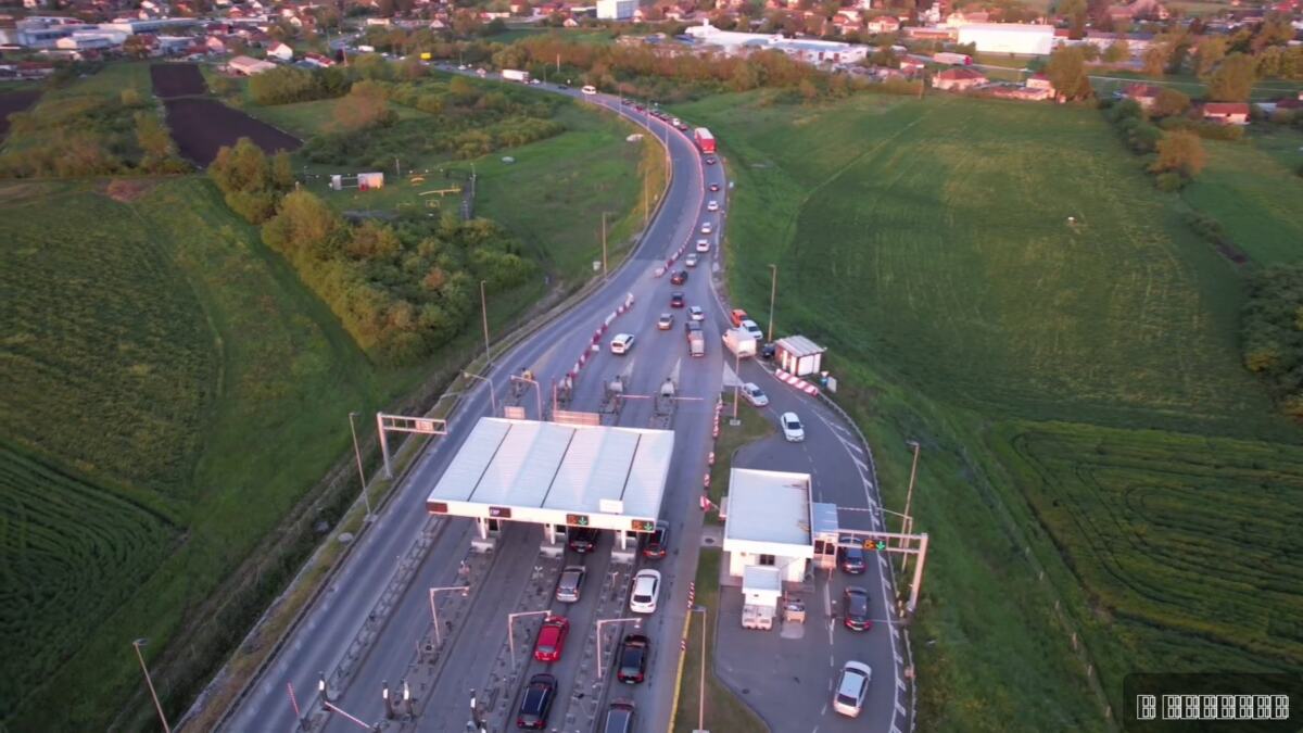Ko je krenuo predveče, spasio se: Ovako je izgledao auto-put, Ognjen stigao na Zlatibor u isto vreme kad i oni što su krenuli tri sata ranije (FOTO/VIDEO)