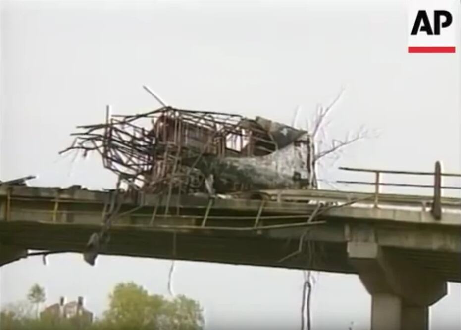 OD UBIJENIH SRBA OSTALE SU "TRI TAČKE" - Krvavi prvi maj u Lužanima, dan kada je NATO raketirao autobus pun civila i ugasio 46 života (FOTO/VIDEO)