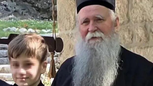 SIN PROTOJEREJA POGINUO TOKOM IGRE! Konstrukcija gola pala na njega, nije mu bilo spasa, juče je sahranjen, velika tragedija i tuga pogodila Cetinje! (FOTO)