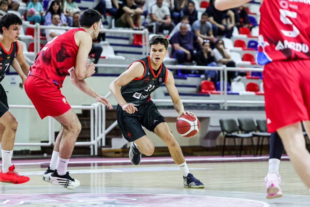 TRIGLAV KADETSKA LIGA SRBIJE! Mega, Crvena zvezda, Dinamik i Partizan u polufinalu!