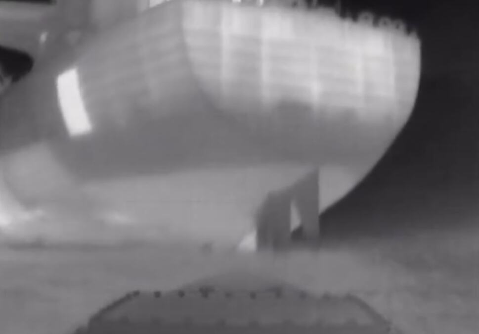 ZELENSKI OBJAVIO SNIMAK BRUTALNE AKCIJE KOD NOVOROSIJSKA: Ukrajinci pogodili dva ruska tankera iz "flote u senci" na Crnom moru (VIDEO)