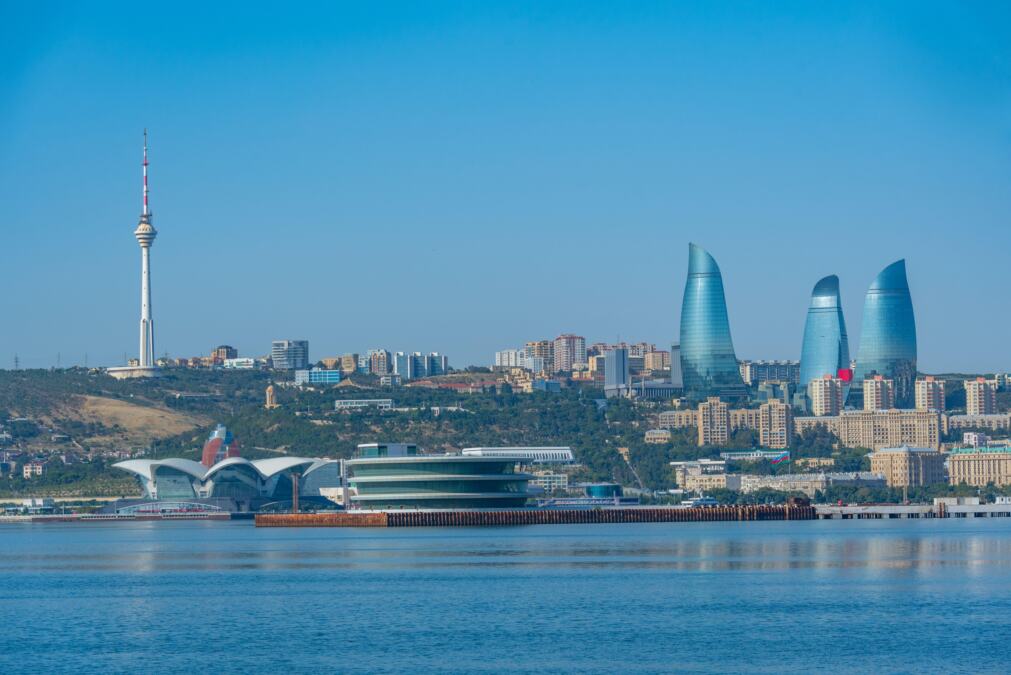 Plamene kule božjeg grada: Er Srbija od sada leti za Baku, a ove stvari nikako ne smete propustiti u prestonici Azerbejdžana