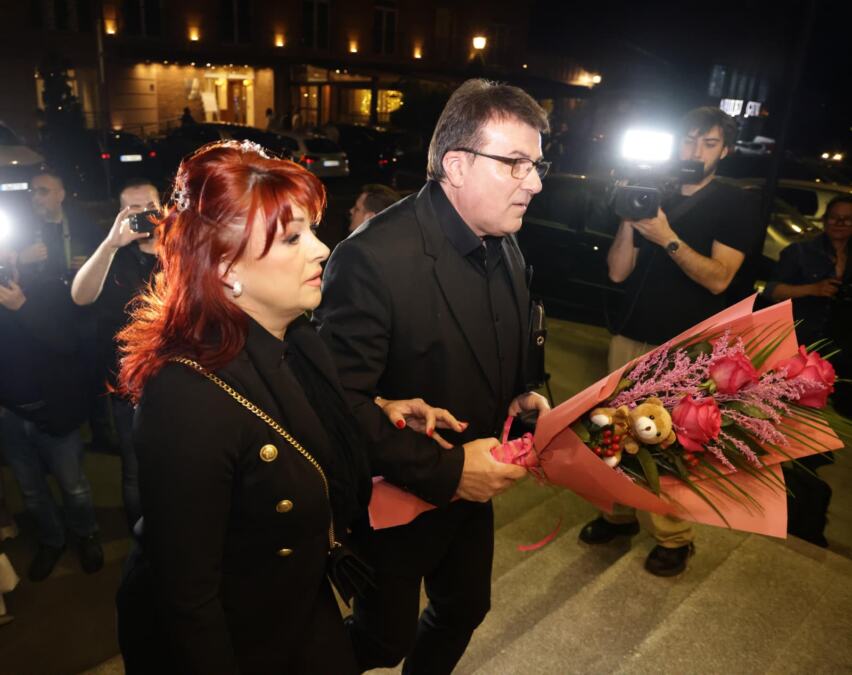 GOGA I DALJE ŽIVI SA MARKOVIM RODITELJIMA: Nakon razvoda ostala u porodičnoj kući, on se iselio! Sad smo uhvatili Mikicu Gačića koji je sinu zabranio ulaz u dom