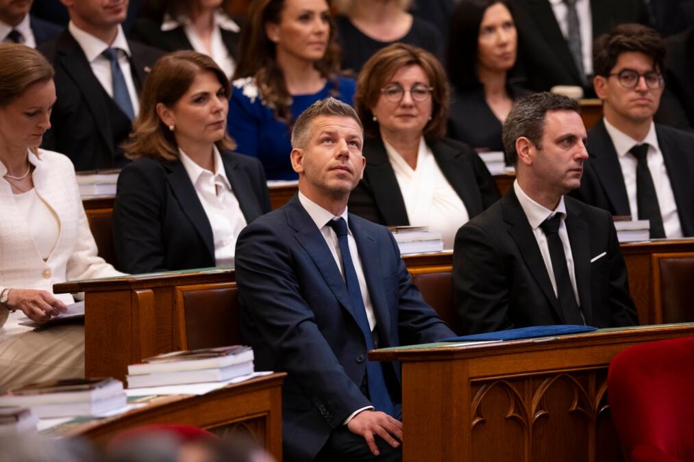 PETER MAĐAR POLOŽIO ZAKLETVU! Zvanično postao premijer Mađarske, ovo su njegove prve reči po stupanju na funkciju (FOTO/VIDEO)