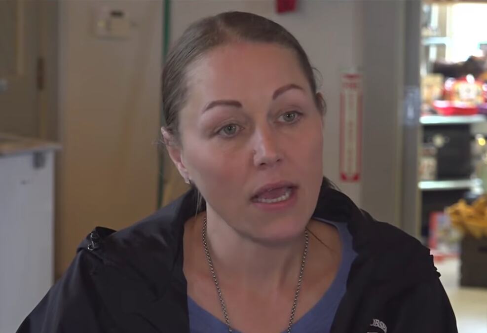 Uzela sam u ruku prelepu zelenu bubu: Nekoliko minuta kasnije borila sam se za život (VIDEO)