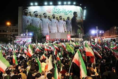 REKA IRANACA ISPRATILA REPREZENTACIJU U AMERIKU! Nacija izašla na ulice da pozdravi svoje heroje pred odlazak na Svetsko prvenstvo! I dalje vlada zabrinutost