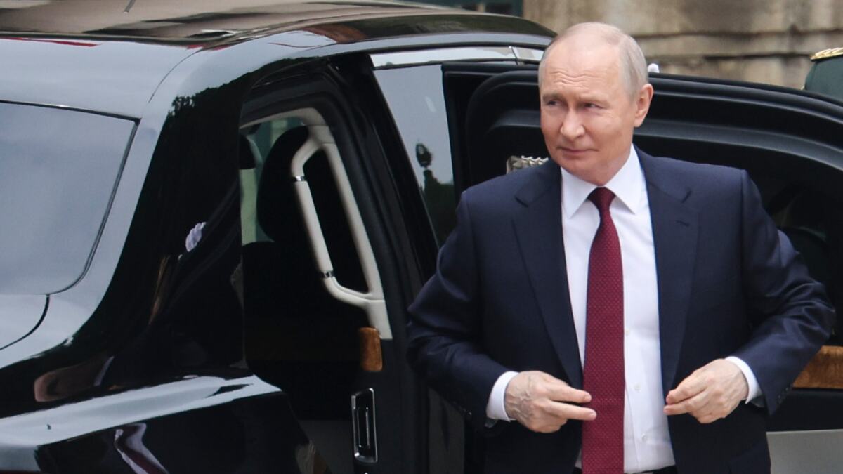 ZAŠTO JE PUTIN SKINUO SAKO U PEKINGU? Nesvakidašnji potez i TAJNI SIGNALI u srcu supersile! Kinezi uzvratili, samo pogledajte detalj na limuzini (VIDEO)