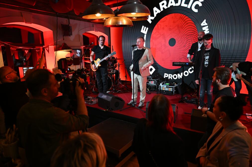 Nele Karajlić u Banjaluci predstavio „Pijani brod“ - novi album kao snažan autorski iskorak