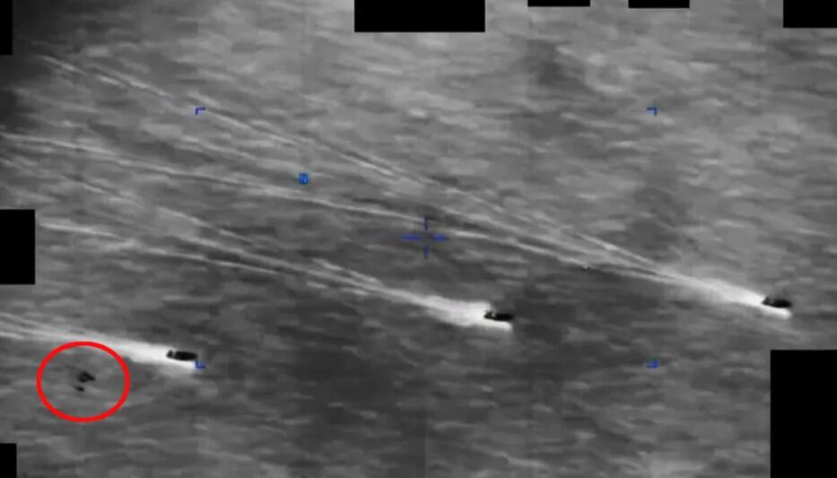 PENTAGON OBJAVIO DRAMATIČAN SNIMAK NLO IZNAD IRANSKIH ČAMACA! Četiri letelice u strogoj formaciji preleću plovila, američka vojska sve snimila (VIDEO)